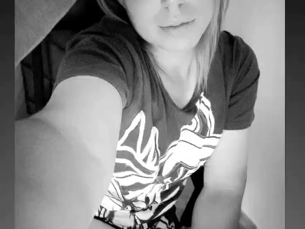 Nurita Offline XXX Chat