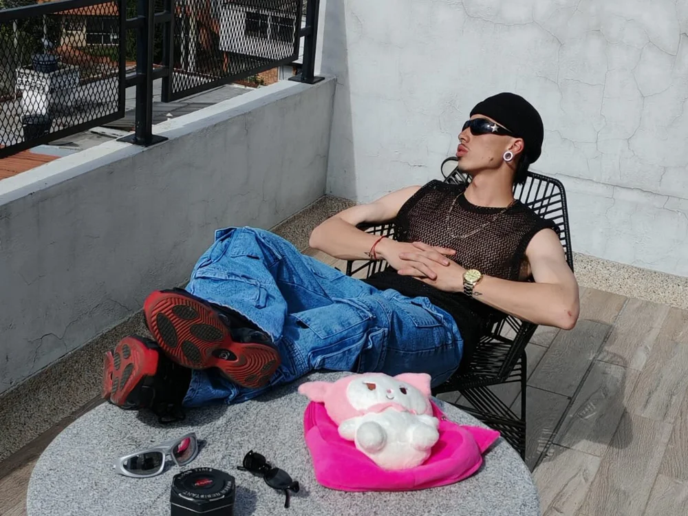 GreenEyess7 offline chatrum