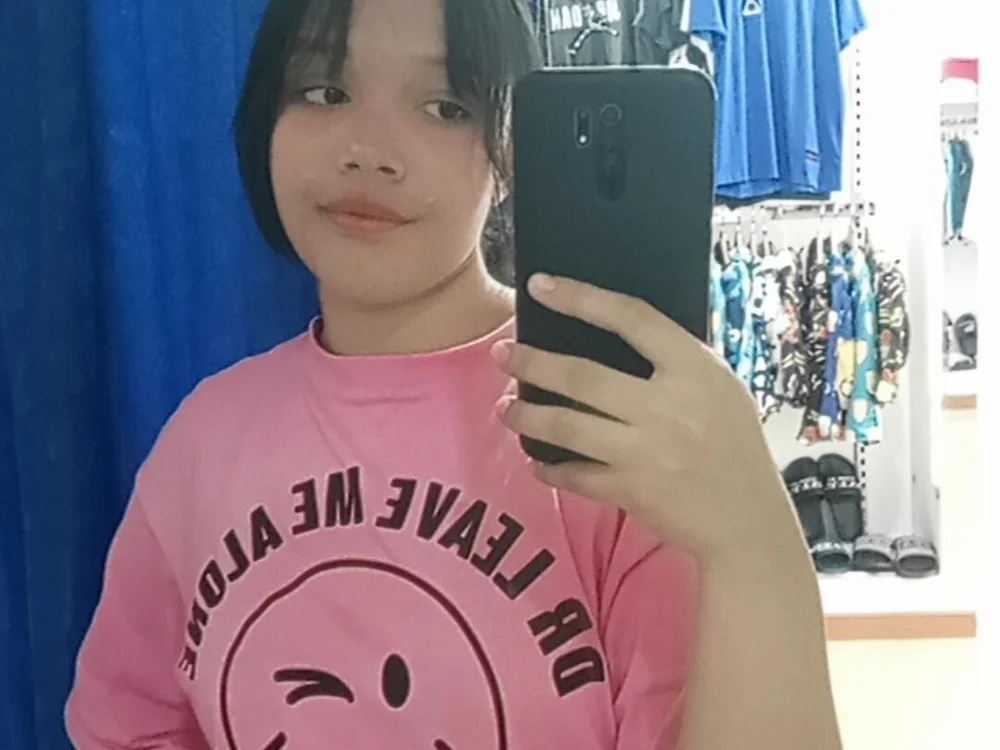 mialeah_'s Offline Chat Room