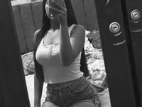 Brunettesexydeluxe's webcam live show