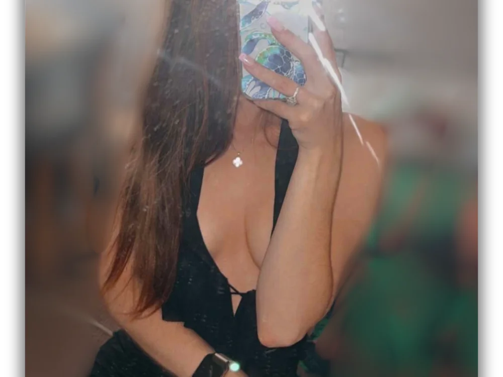 selina69c's Offline Chat Room