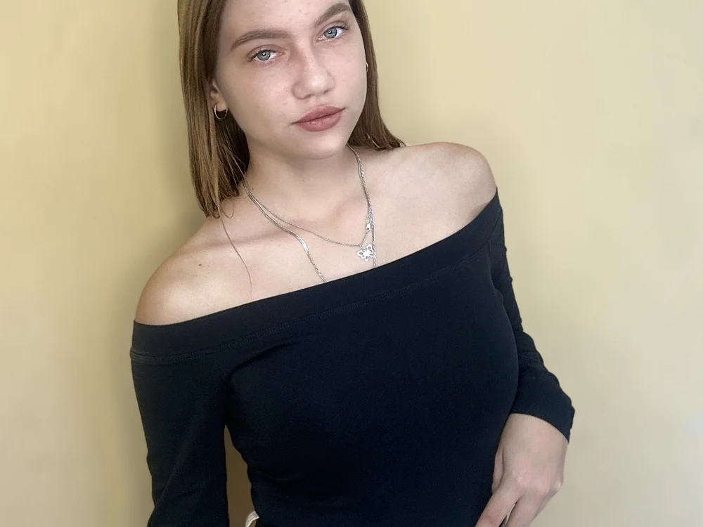 RexanneBartram's Offline Chat Room