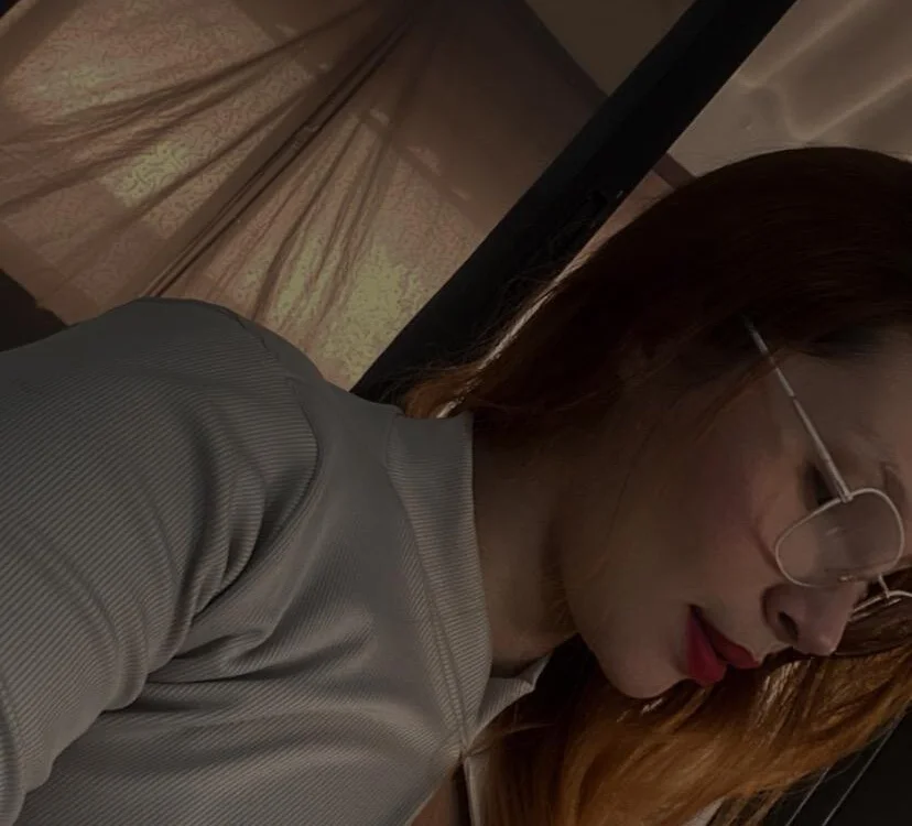 Godoy_Rina Adlı Modelin Çevrimdışı XXX Sohbeti