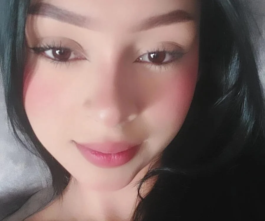 Aria-- Adlı Modelin Çevrimdışı Sohbet Odası