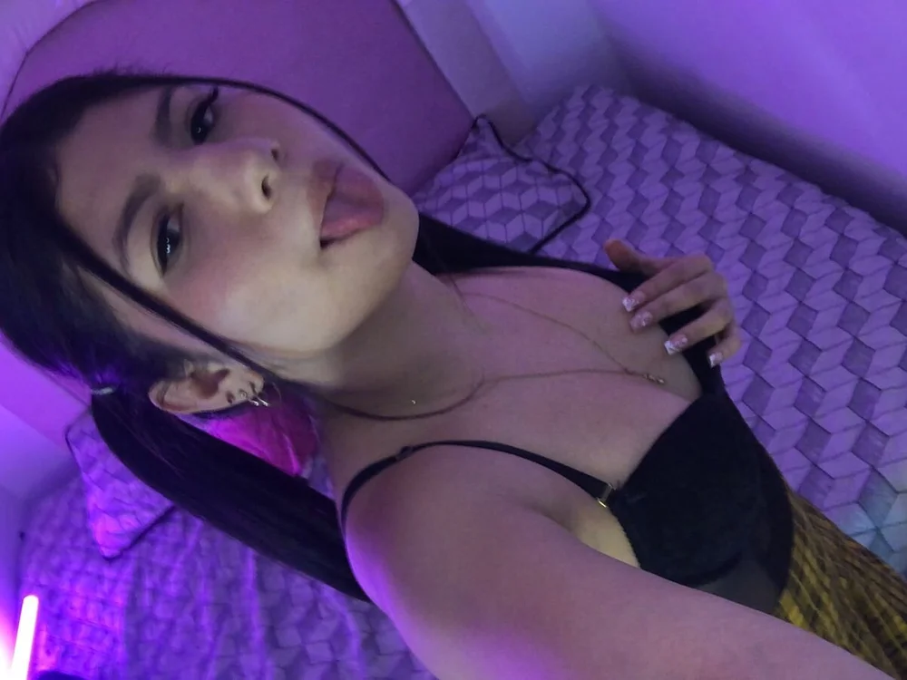 Offline chatovací místnost saracandy_