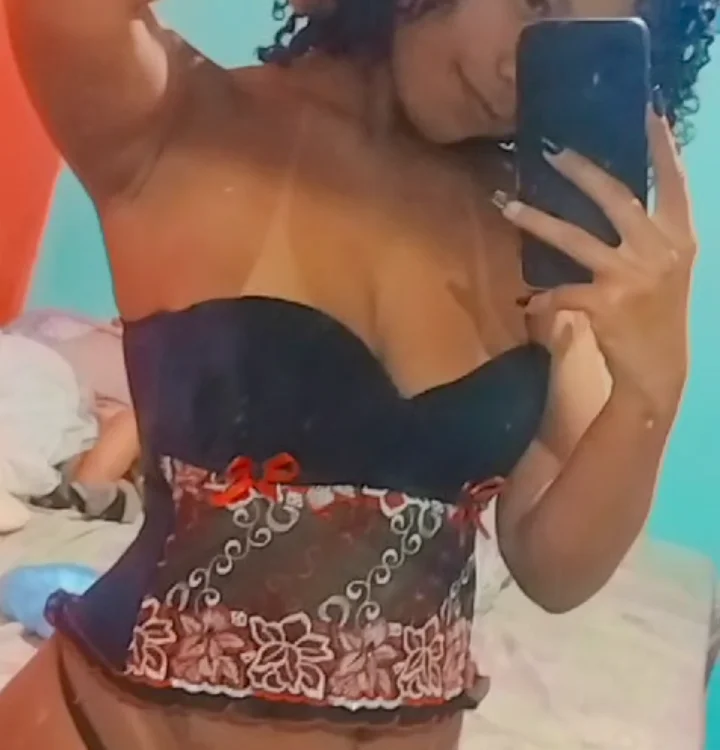 Tua_gataa offline chatrum