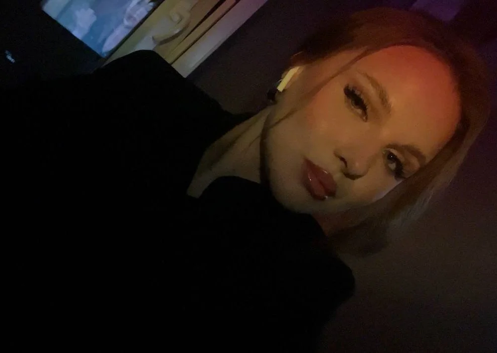 Kitty_Lolla's Offline Chat Room
