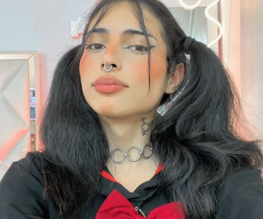 แชท XXX ออฟไลน์ของ NATTROSE