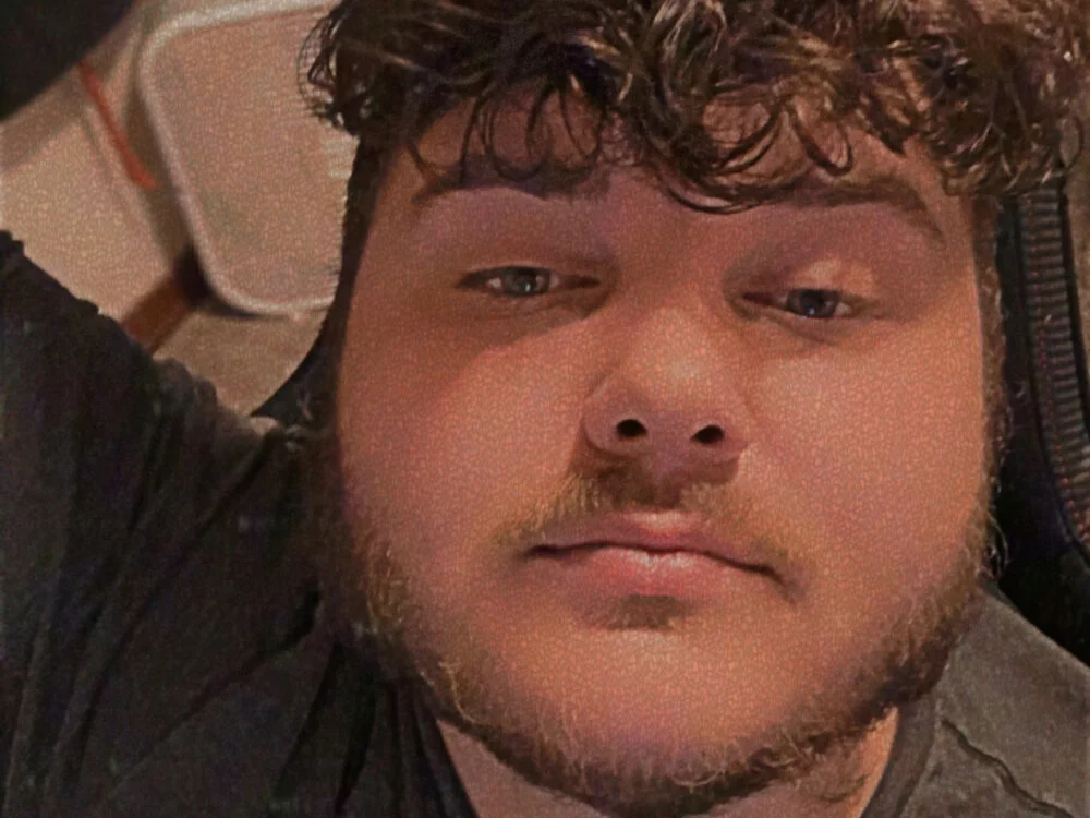 snifflez03n Offline XXX chat