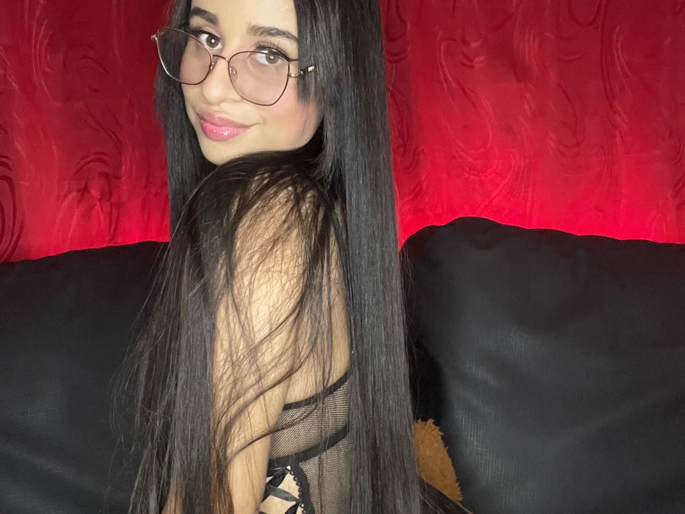 DarianaVelour Offline XXX-chat