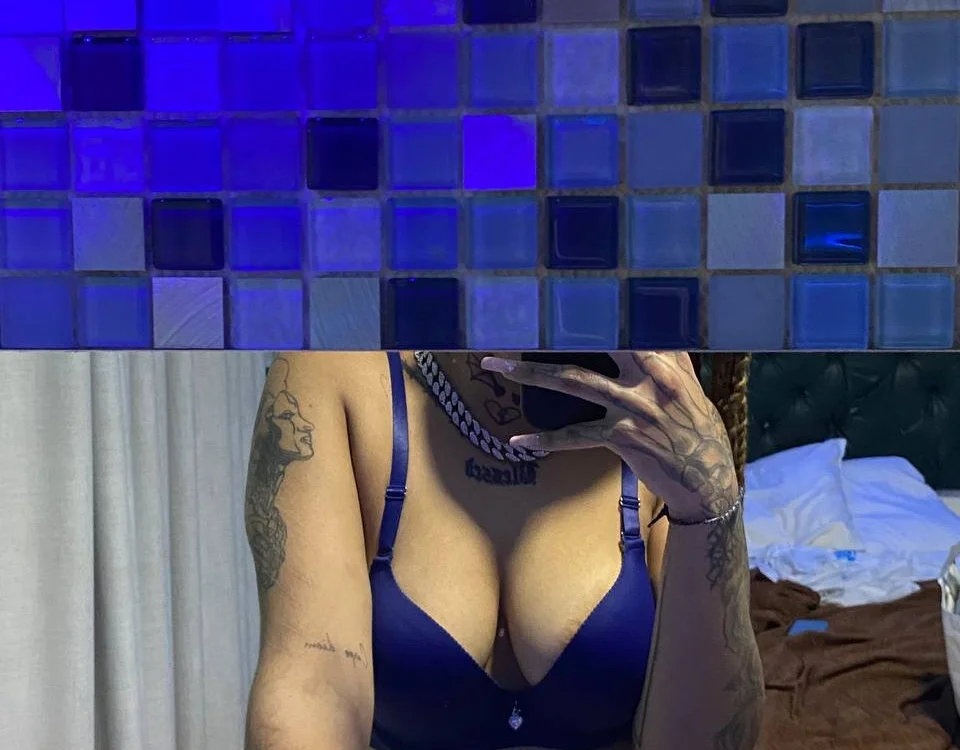 morenapielcanela_'s Offline Chat Room
