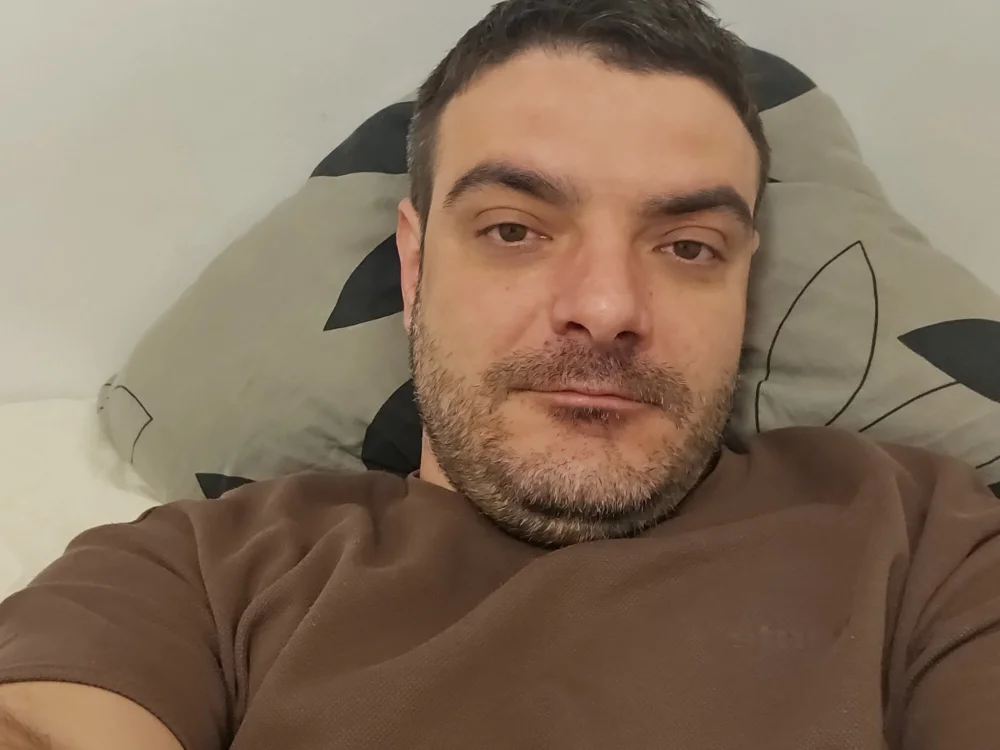 צ'אט XXX לא מקוון של Serser1