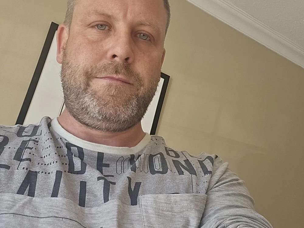 shavensmoothbody Offline XXX-chat