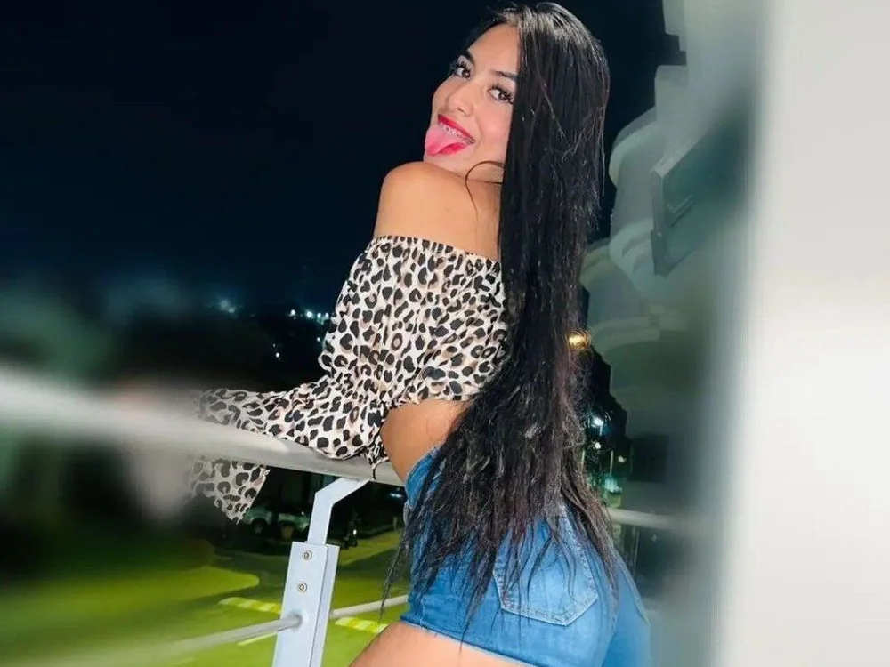 Ninasexy2's Offline XXX Chat