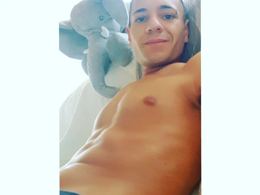 Chatroom XXX hors ligne de Lucas_italo_espanol
