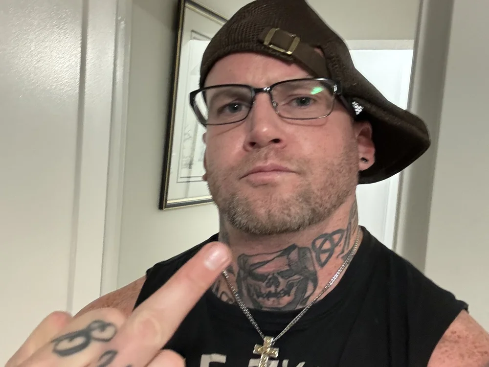 TattedGoddess69's Offline Chat Room