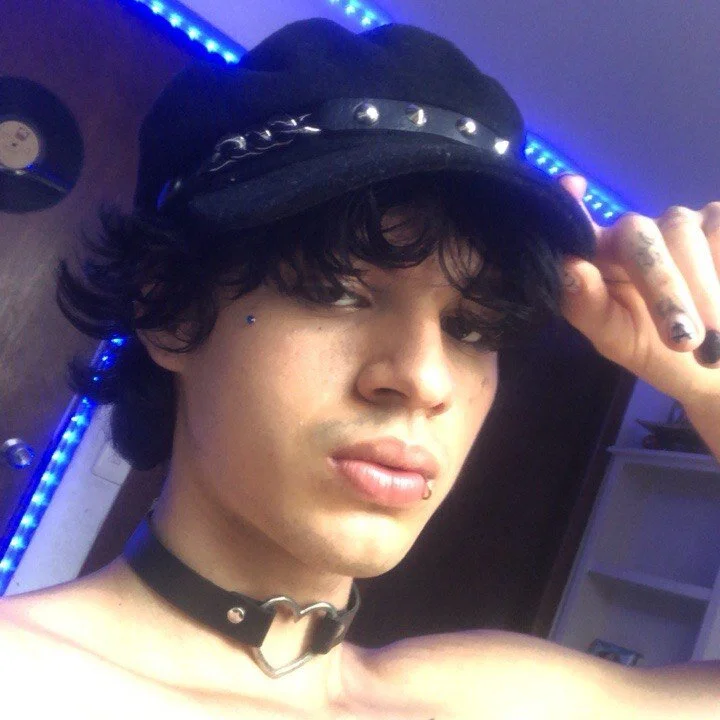 GothLatin's Offline Chat Room