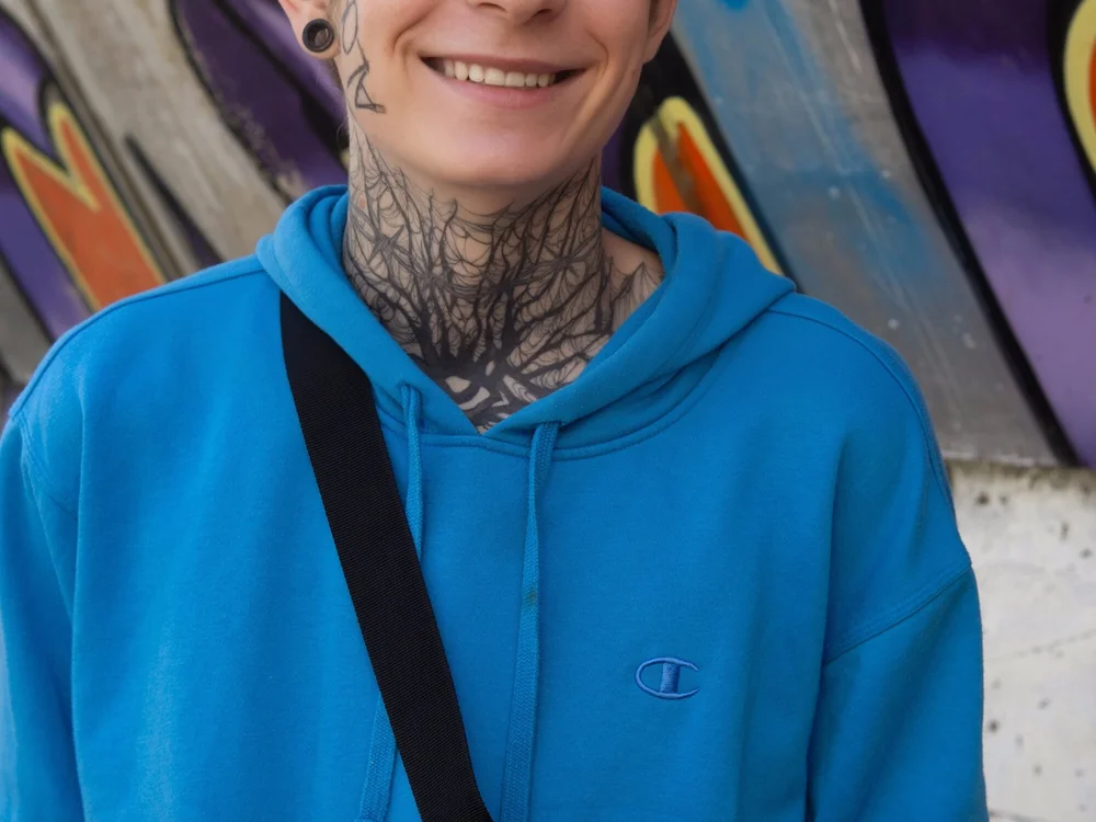 AyeBassota offline chatrum
