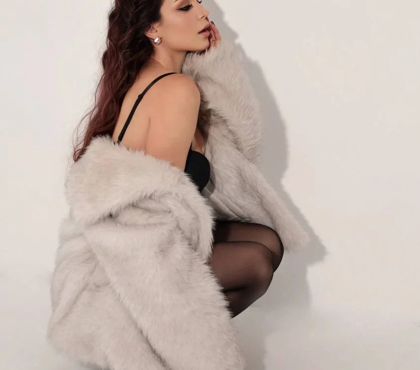 ClarineMoster Adlı Modelin Çevrimdışı XXX Sohbeti