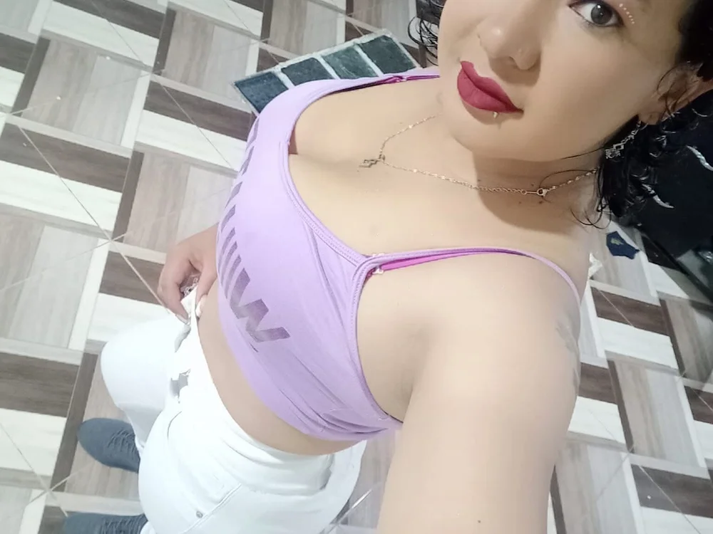 Alira_hott Adlı Modelin Çevrimdışı XXX Sohbeti