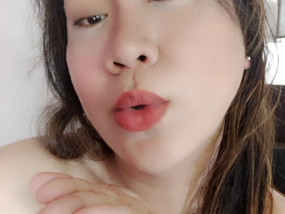 YoueSweetERIKHA offline chatrum