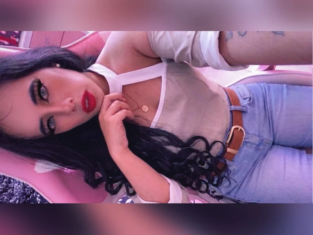 annarose19's Offline XXX Chat