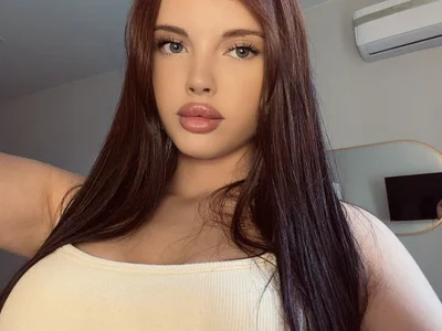 Aminaliven Female Massage Nude Cam