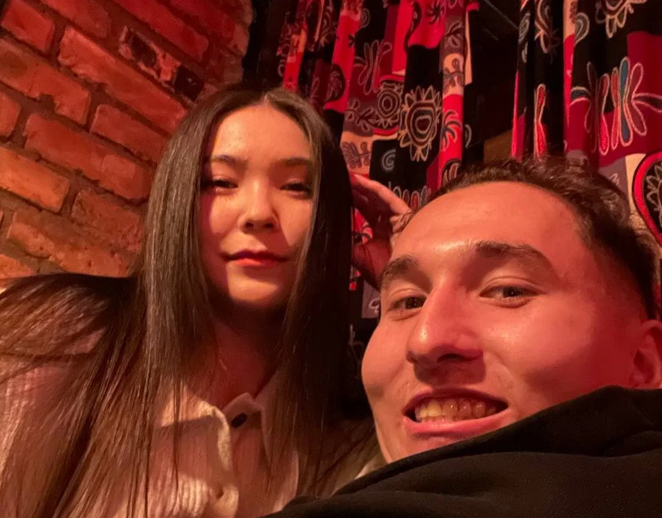 ysanncouple's Offline Chat Room