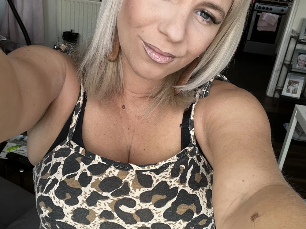 HollybStreams_xx offline chatrum