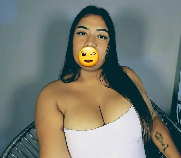 Ivonneloaisa's Offline Chat Room