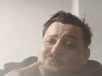 All4oneOne4all's Offline Chat Room