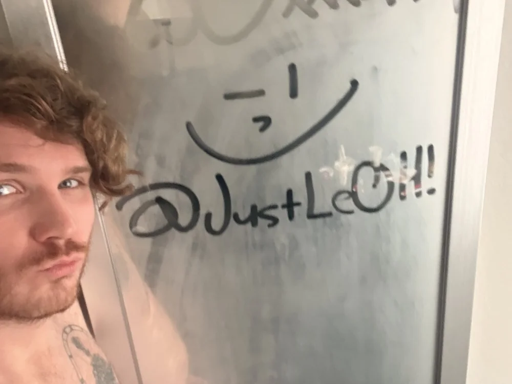 JustLeOH's Offline Chat Room