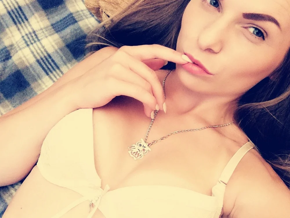 Sandri_Hot's Offline Chat Room