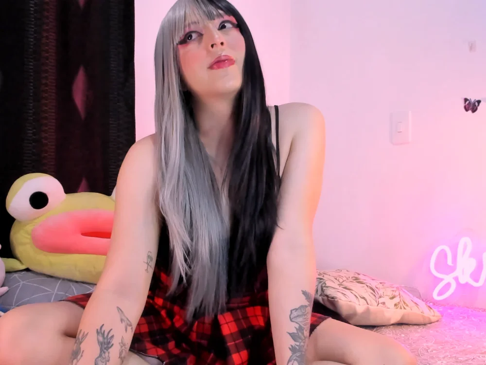 _Skie_ Offline XXX-chat