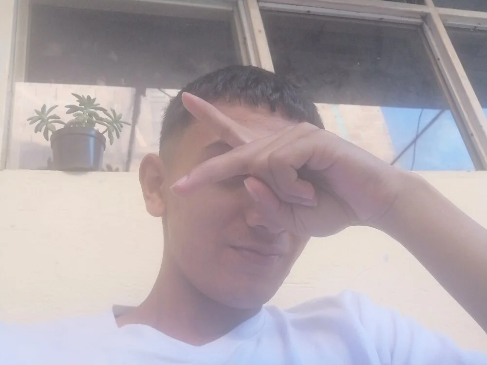 urus256's Offline XXX Chat