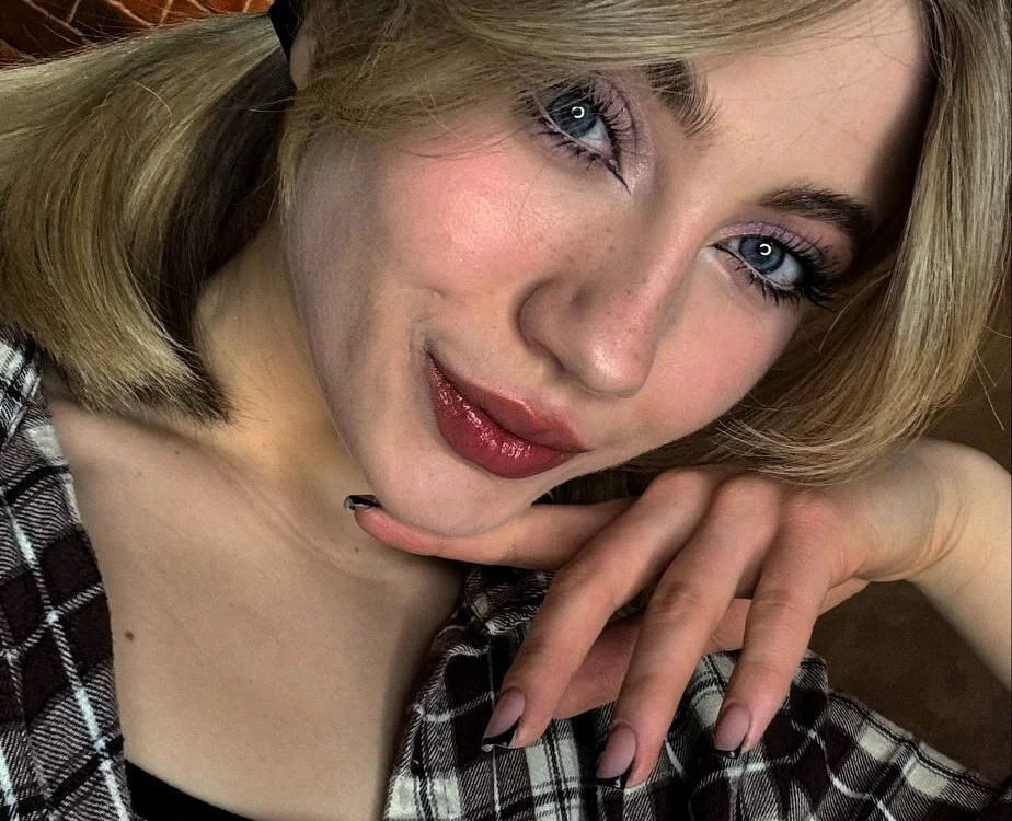 Pinkadele's Offline Chat Room
