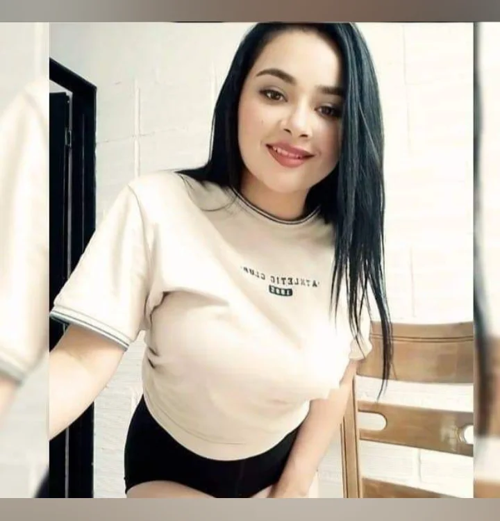 Latinasofi's Offline Chat Room
