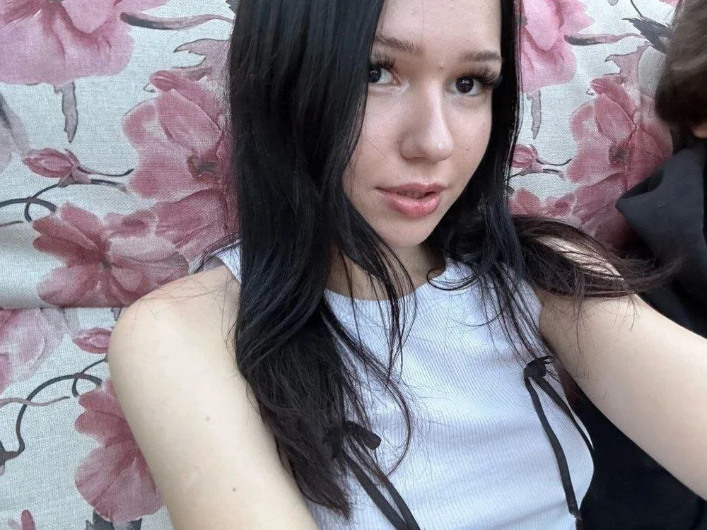 PoppyMoorek's Offline XXX Chat