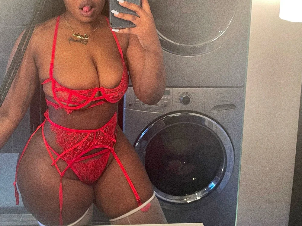 Tiyah-Mila Chat XXX offline