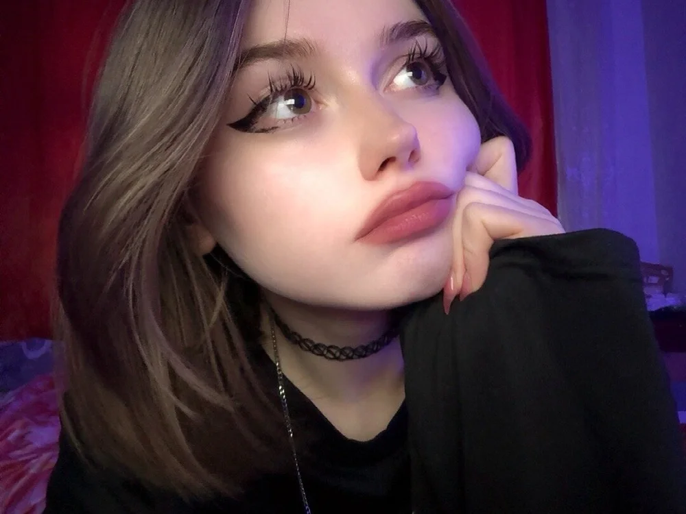 ElwynaGarman's Offline XXX Chat