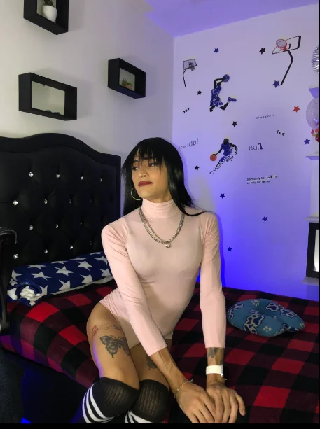 liitle_pamelaa's Offline Chat Room