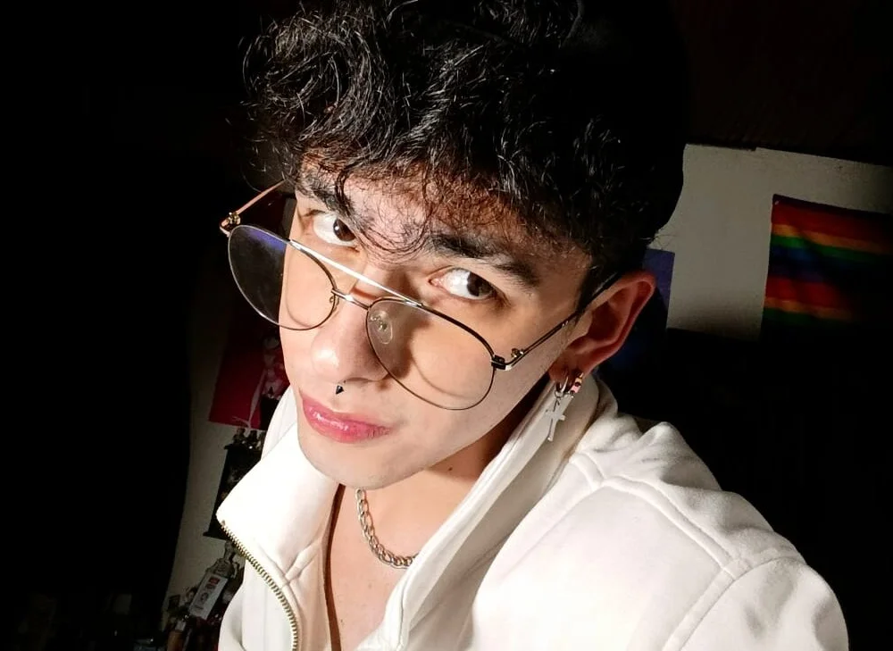 Deimon_dust's Offline Chat Room