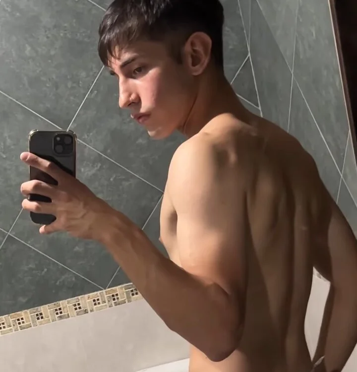 nickk0019n Offline XXX chat