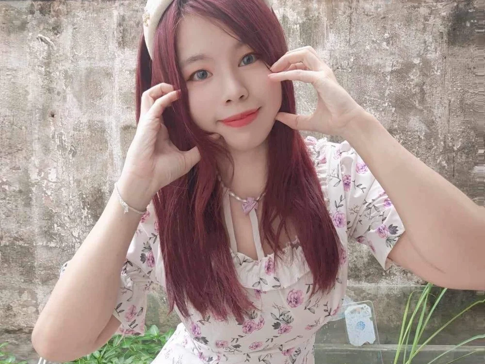 Sujitra_1 Offline Chatraum