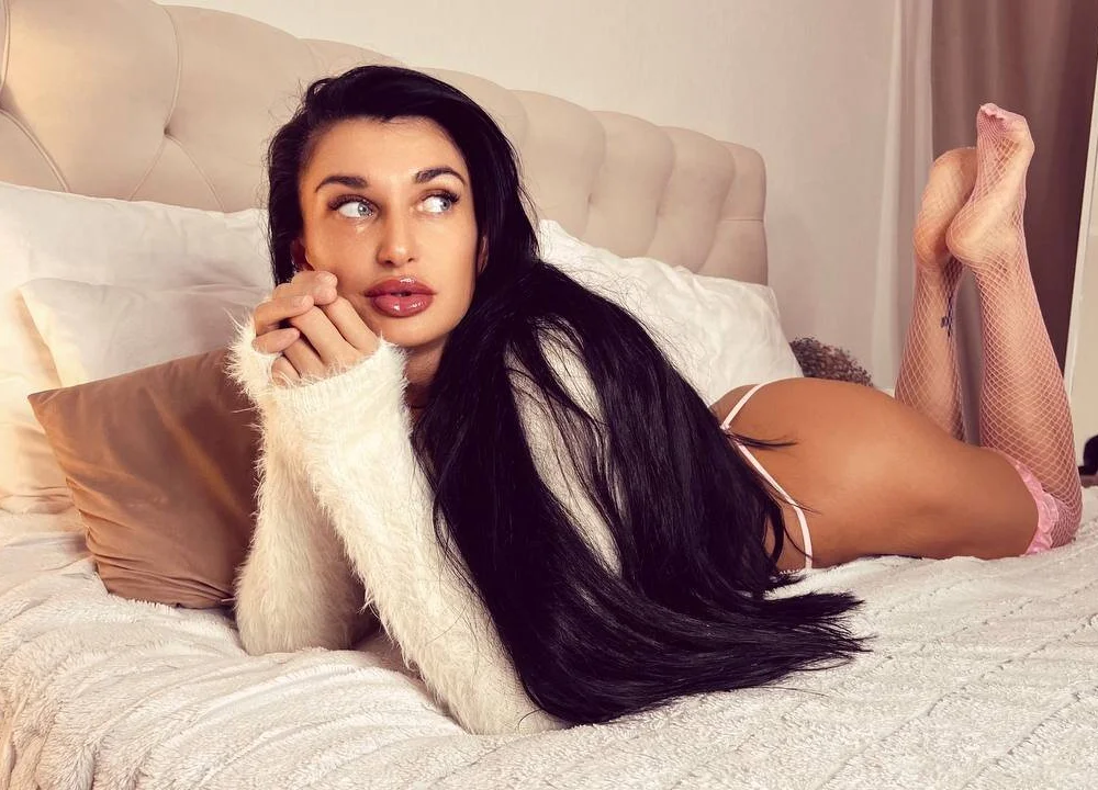 AriannaCruisen Offline XXX chat