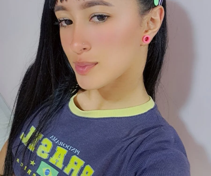 Luna_perez_ offline chatrum