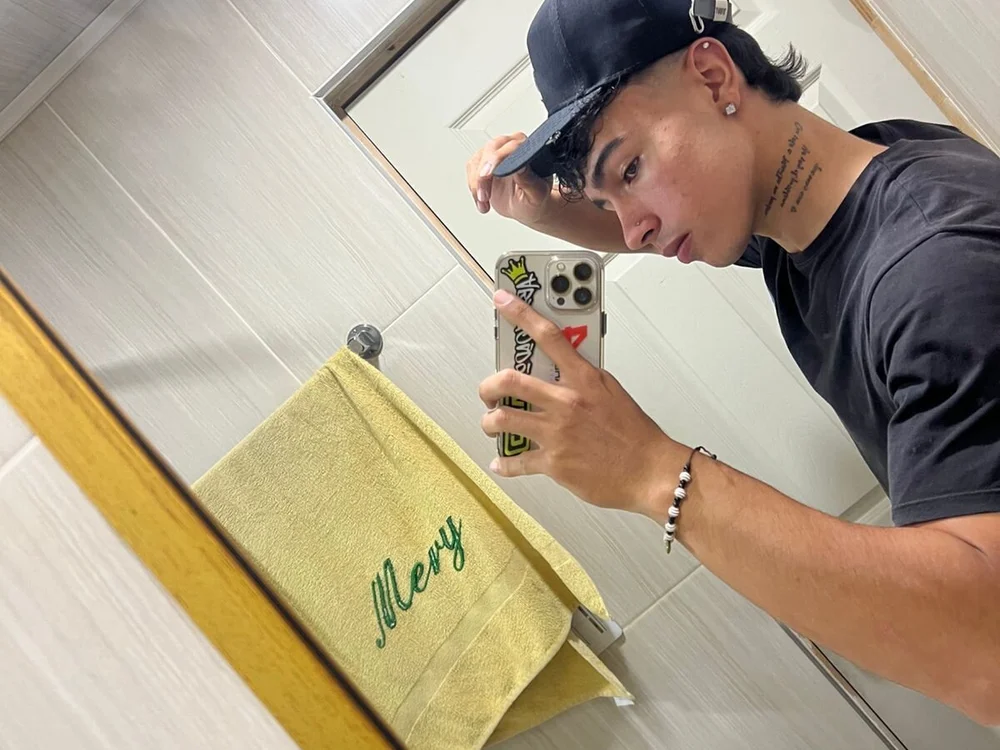 Noah_Sins' Offline XXX Chat