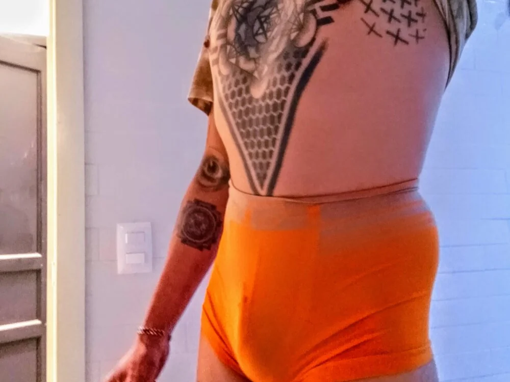 eroos_twink Adlı Modelin Çevrimdışı XXX Sohbeti