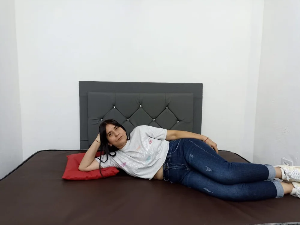 asiaath's Offline Chat Room