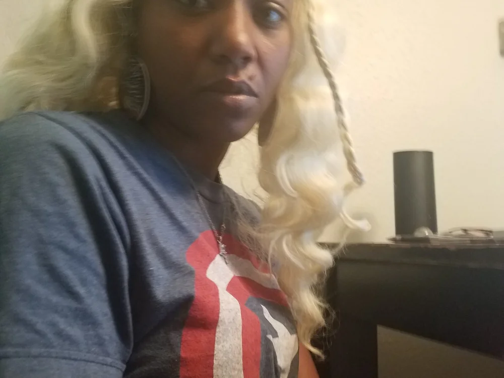 Cleopatra81's Offline Chat Room